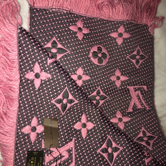 Scarf - Picture 2 of 5